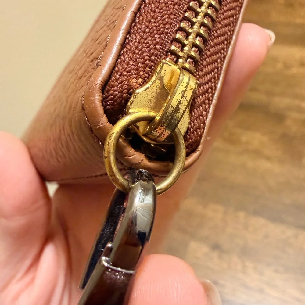 FOSSIL Pebbled Leather Large Zip Around Brown Wallet With Tassel Women’s - Picture 12 of 16